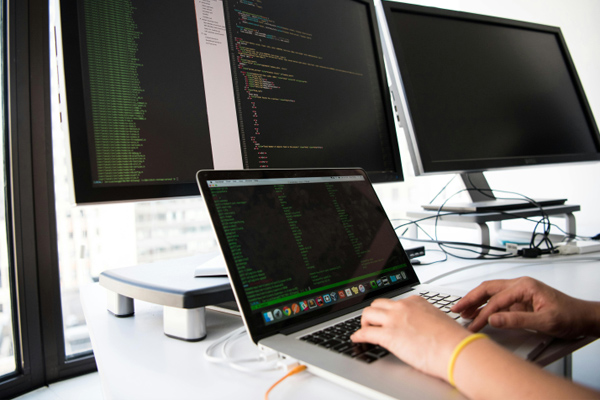 （經濟觀察）智慧技術加持助中國快遞服務擴能提質