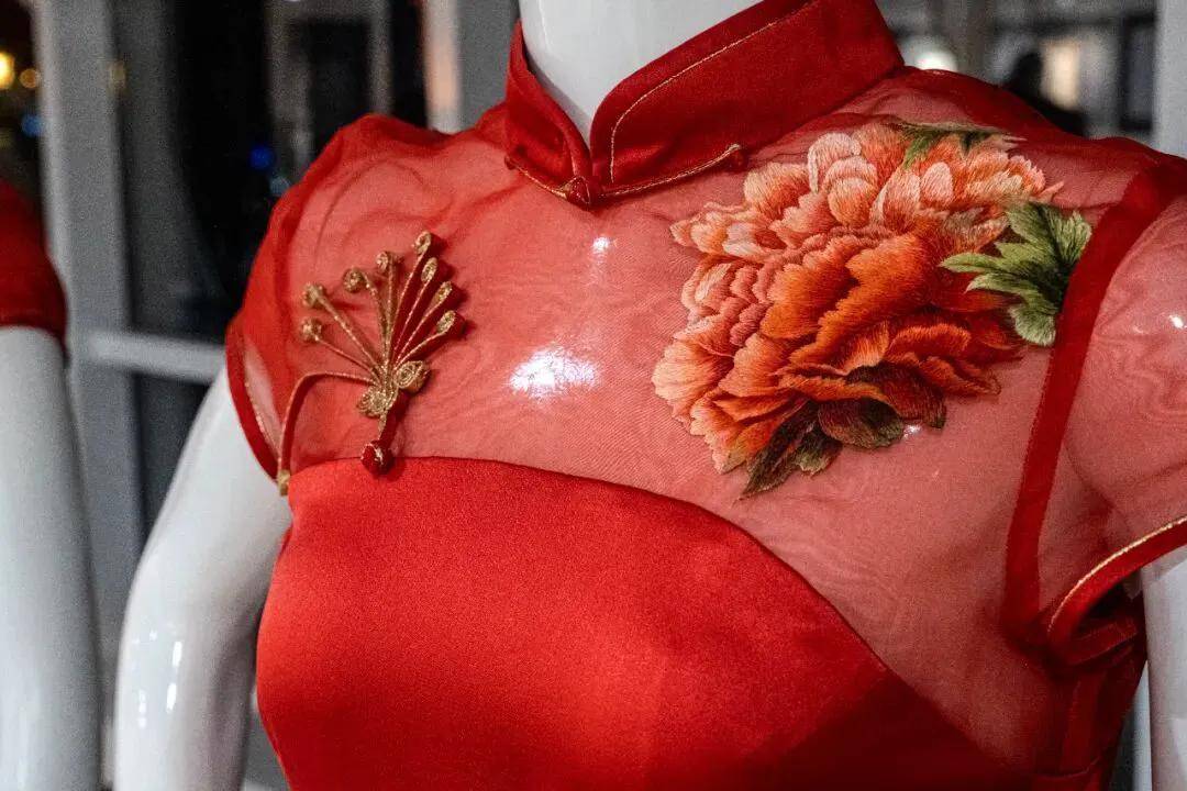 武功刺繡展品閃耀古城西安