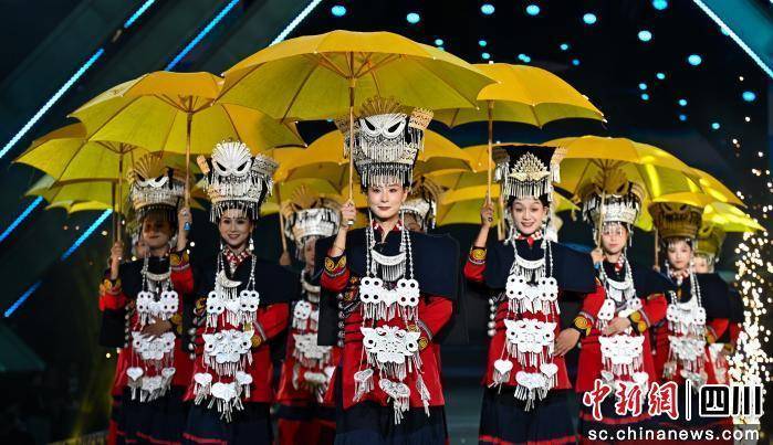 2025大凉山戏剧节“美在布拖·戏剧之夜”在西昌举行