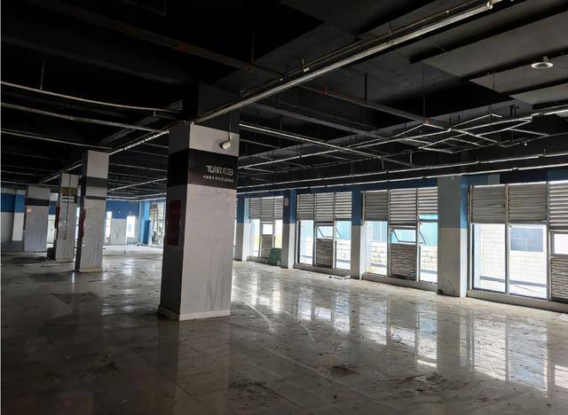 富源縣金城路金域雅筑1幢2層1號及18戶個體商戶鋪面整體租賃公開招租公告