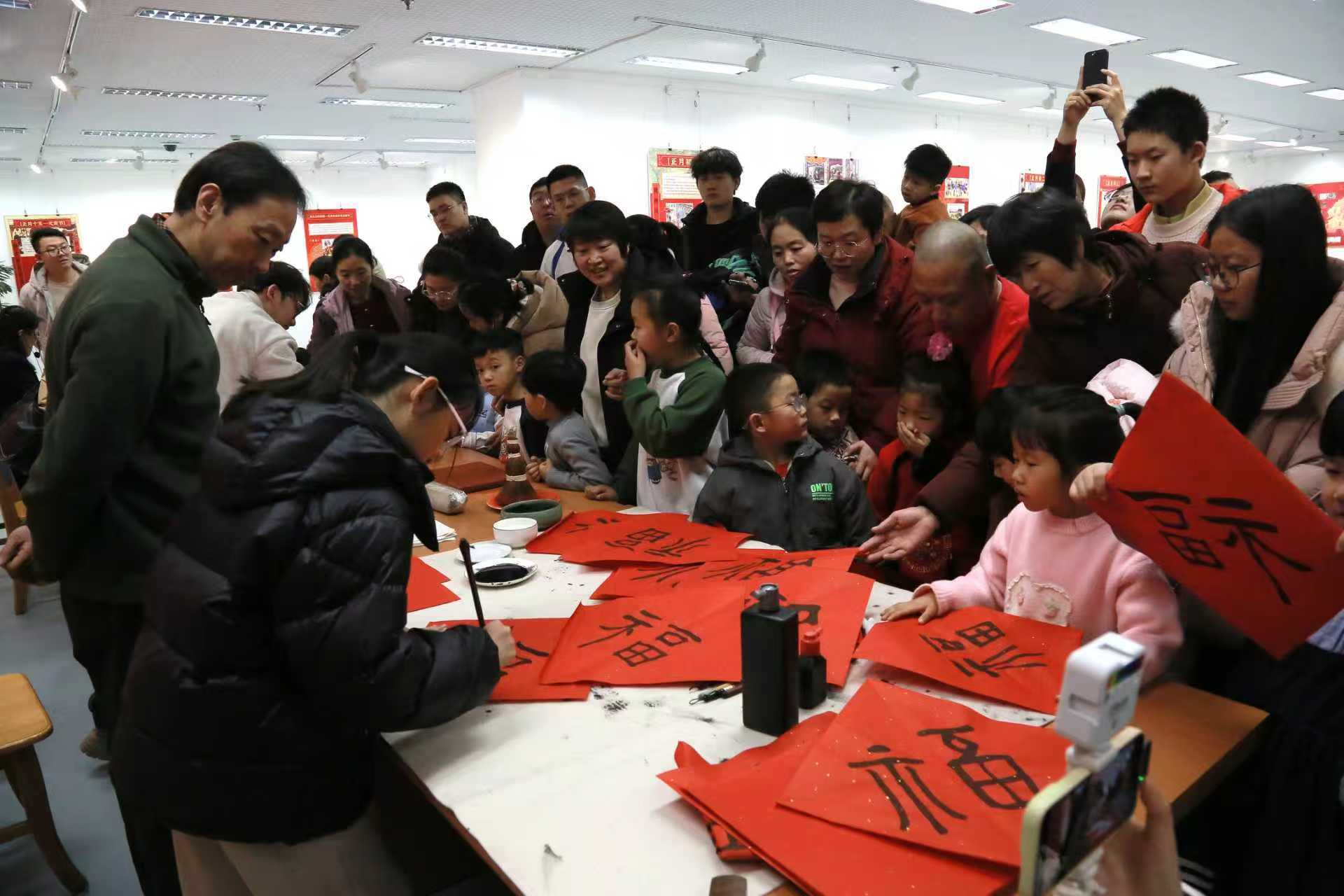 山東省圖書館“齊魯歲華”年俗文化展啟幕