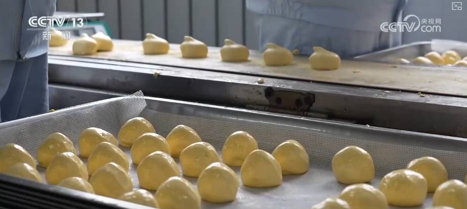 消費市場開啟“年味模式” 傳統美食改良煥新老味道開闢新商機