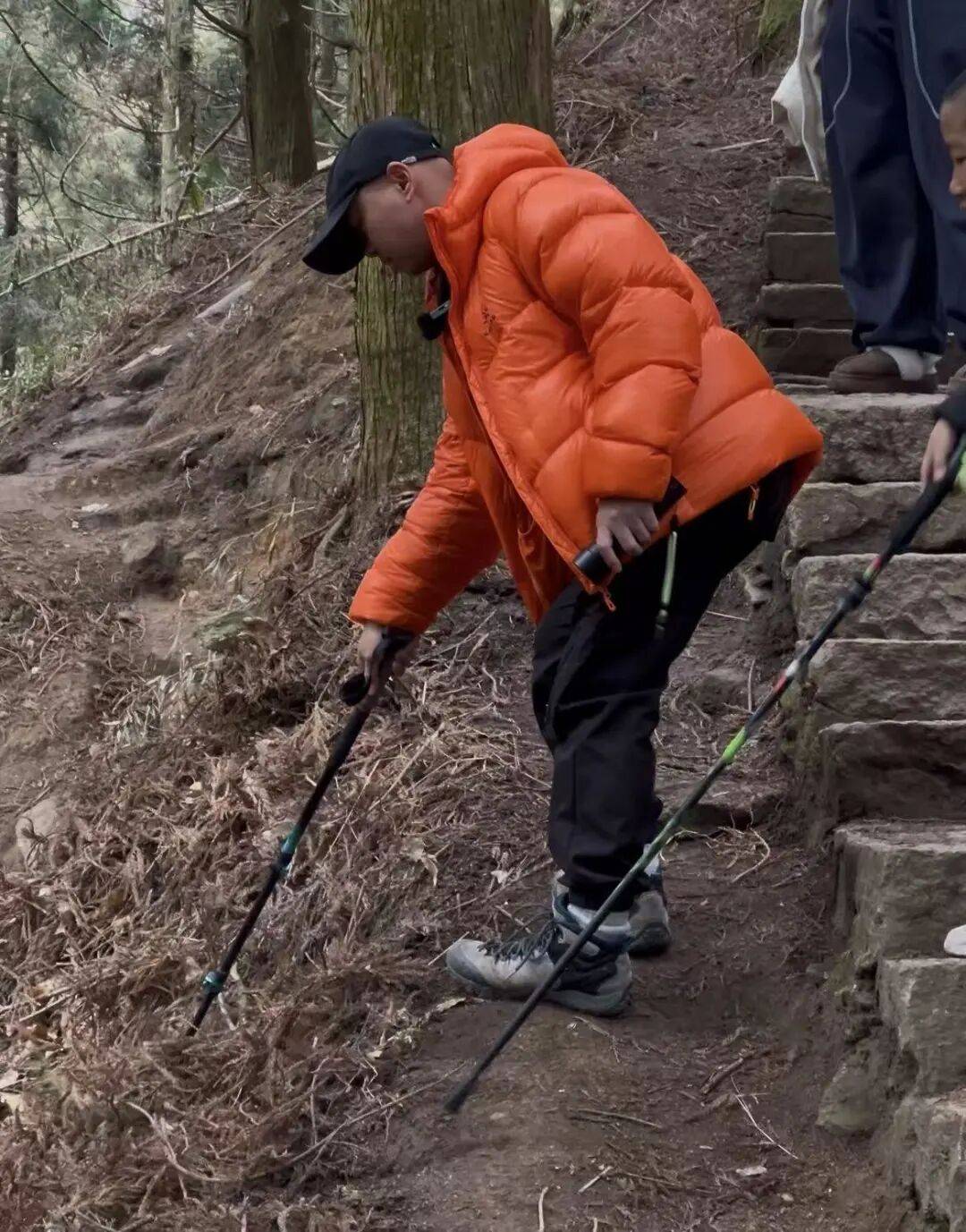 在衡山丟失金牌的遊客已回廣西，撿拾者不上交會承擔法律責任嗎？律師答疑→