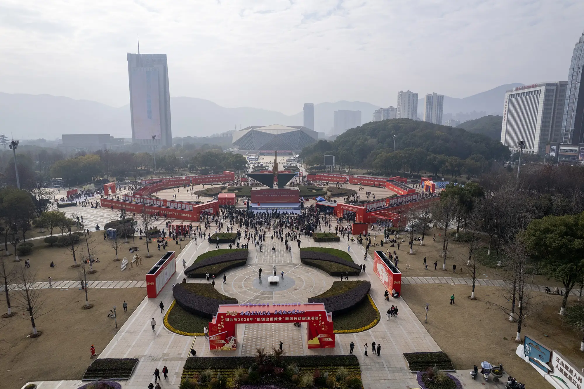 湖北啟動2026年“春風行動” 3000餘場招聘會供給超80萬個崗位