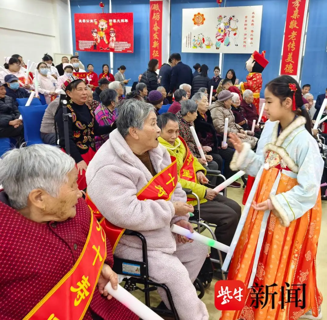 與“馬”相關的歌舞、詩歌輪番上演……一份新春祝福送到無錫老人身邊