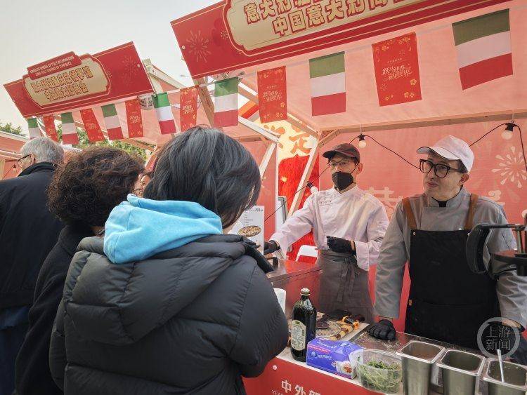來中外新春市集 足不出“渝”品嚐世界各地美食