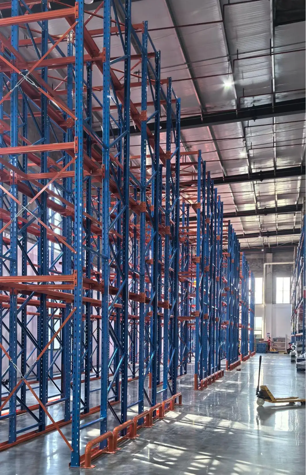 2025年市場上技術好的倉儲貨架源頭廠家選哪家，輕型倉儲倉庫貨架/高層貨架/重力式倉庫貨架，倉儲貨架產品怎麼選擇