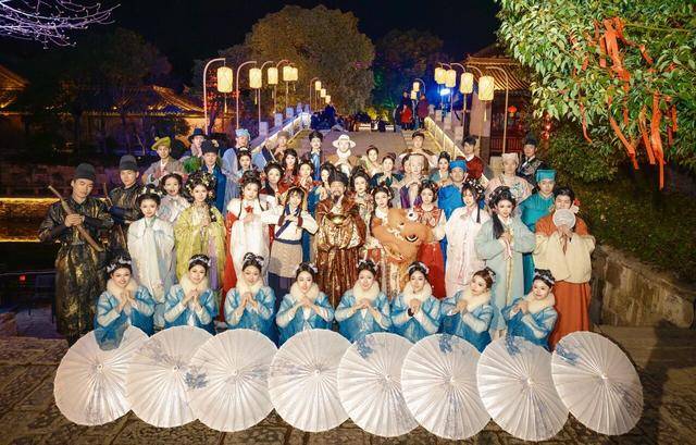 過年就來臺兒莊，全國在校大學生、18歲以下未成年人，門票免費！