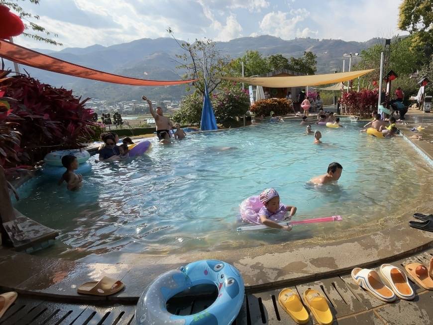 保山昌寧：馬年新春暖泉迎客，溫泉旅遊熱力十足