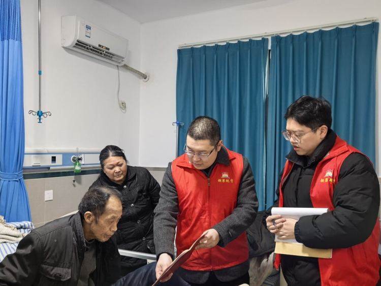 春節返鄉補辦房產證的多了 便民服務讓“紅本本”速達