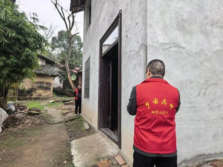 春節返鄉補辦房產證的多了 便民服務讓“紅本本”速達