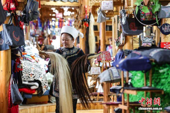 （新春走基層）探訪中國刺繡的“活化石”——水族馬尾繡製作技藝