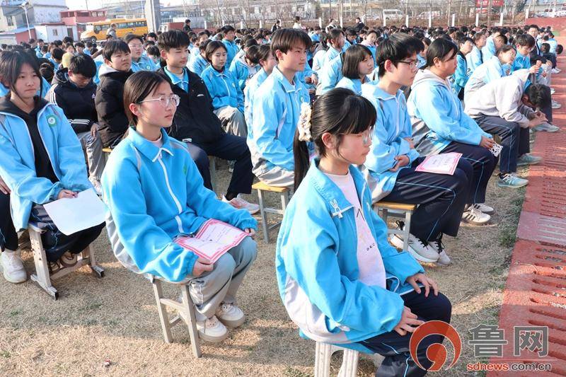 原創棗莊市第二十六中學：同臺領獎 教學相長