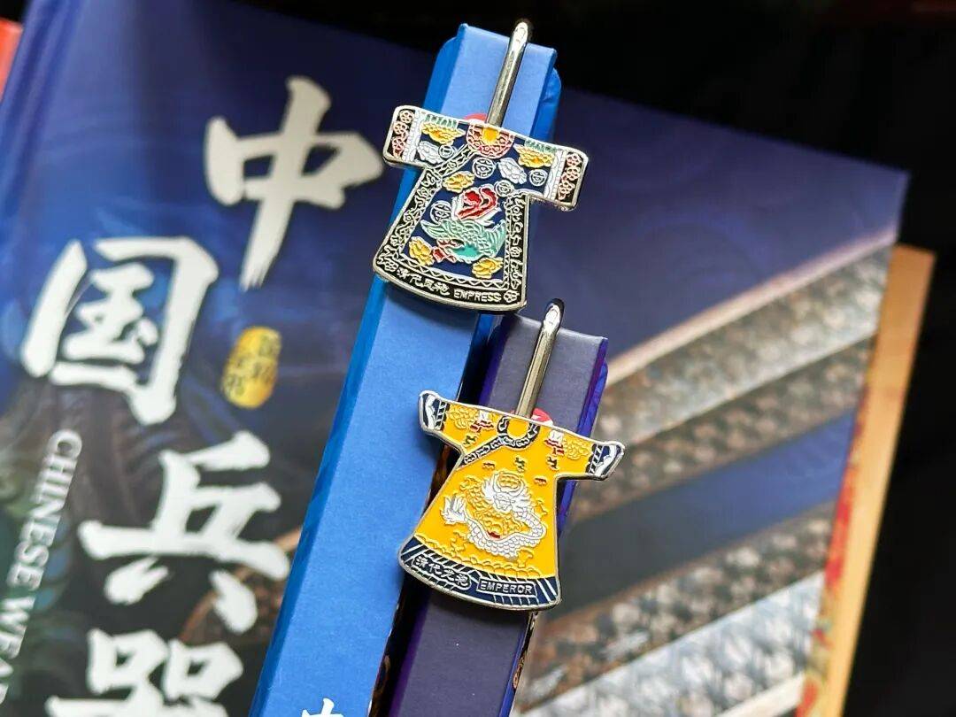 琺琅器、漆器、文房、壁畫、繪畫、書法、衣冠、珠寶、兵器、建築，《國粹全書》