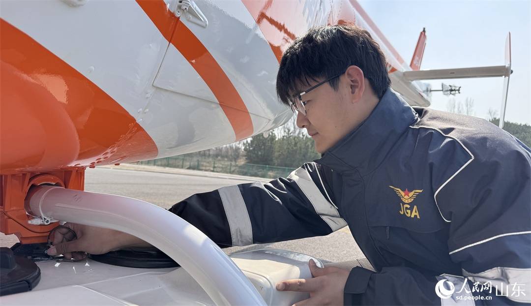 科技春耕 “飛”起來