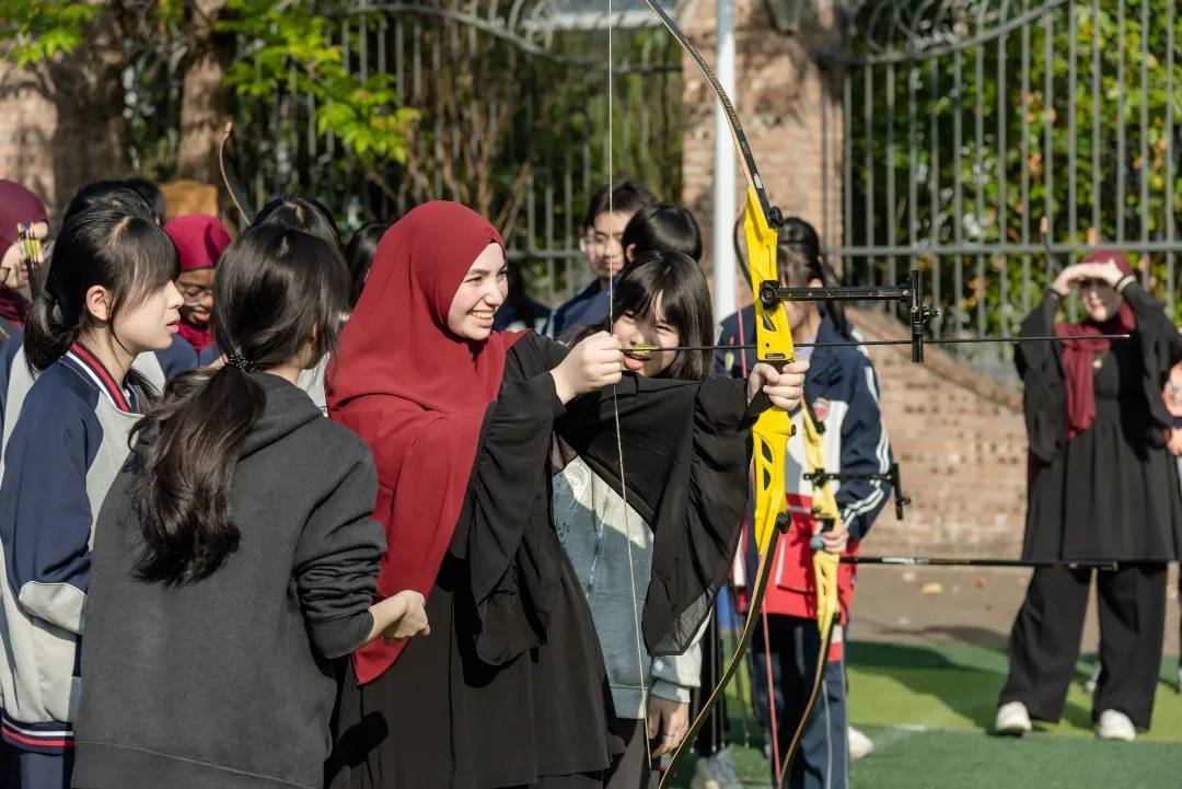 跨越山海，共赴萬里之約！ 德國最古老中學——伯樂高階文理中學師生到訪成都新川外國語學校！
