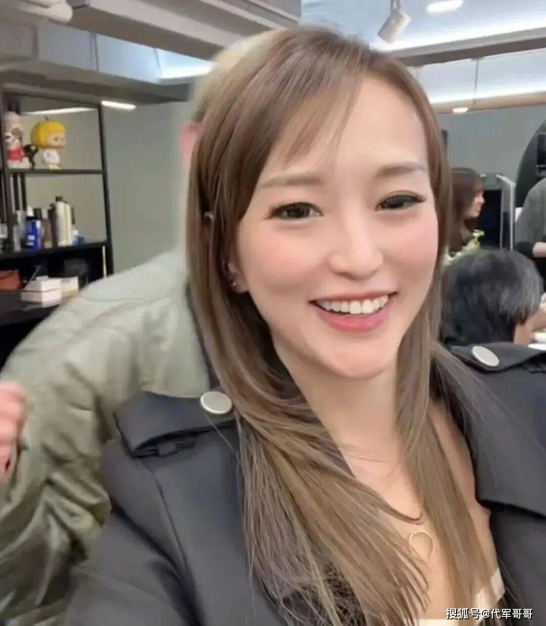 原創48歲林雅詩近況曝光！離婚後獨立養兒子，如今移民英國失敗回香港