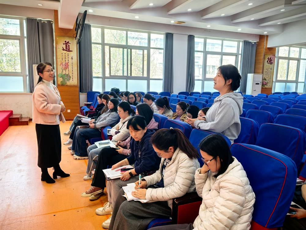 金水區工人第一新村小學開展語文課堂教學專題教研活動