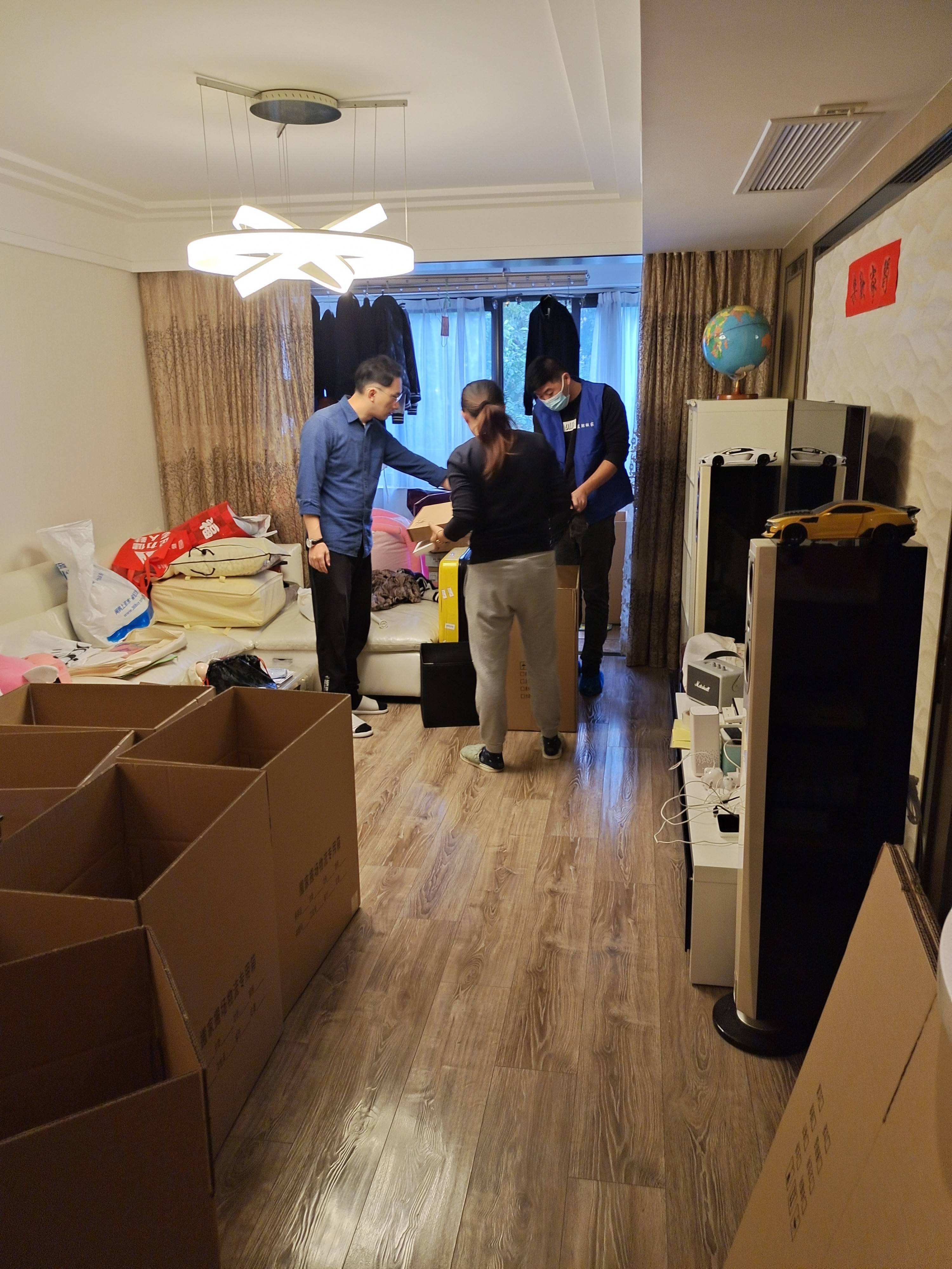 滬漂多年搬家5次踩坑無數，這次選藍鯨搬家才懂：原來高品質搬家真能全程躺平零操心