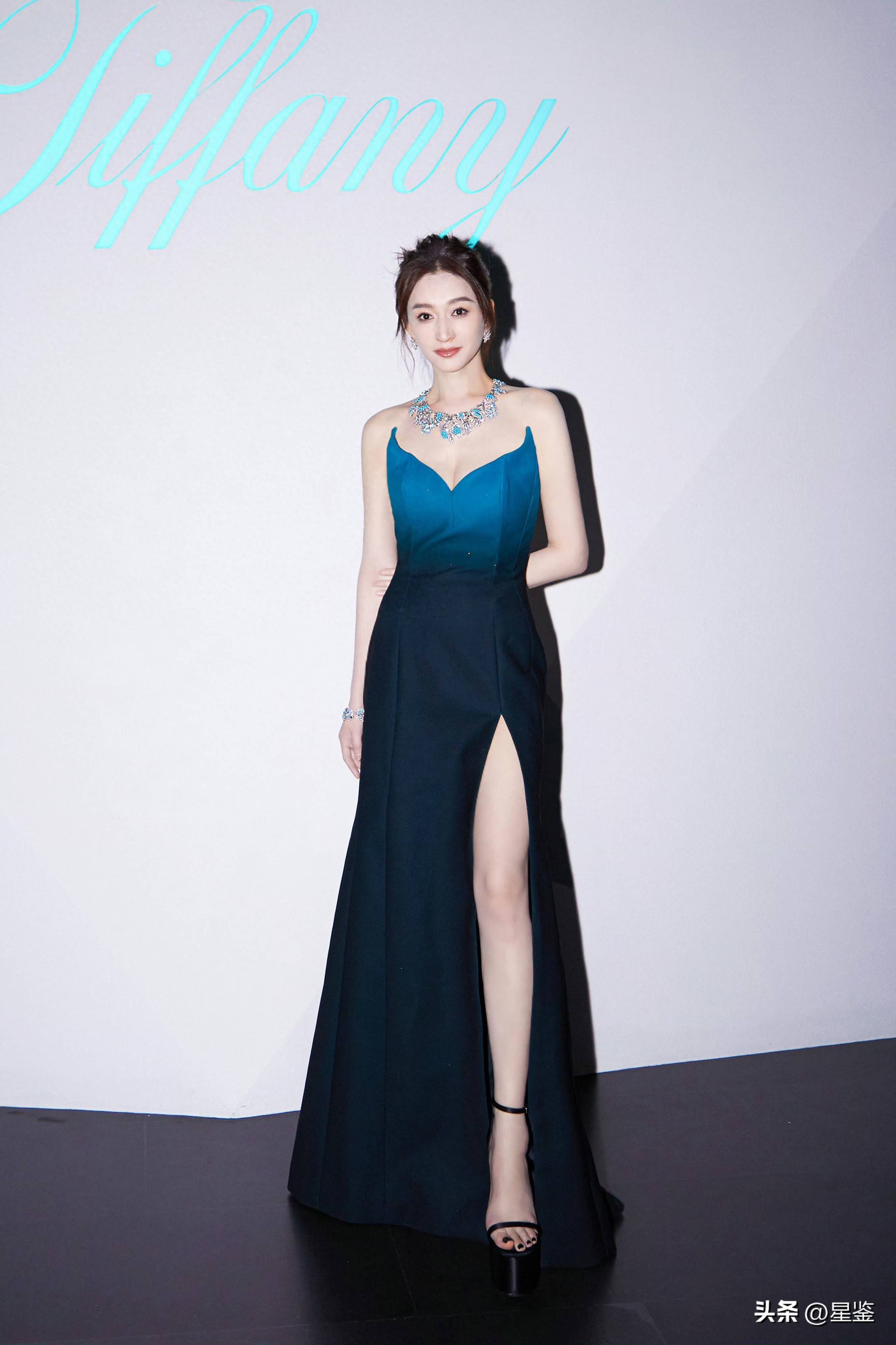 李小冉這組造型太絕了！40+女性穿禮服，高階感才是頂流