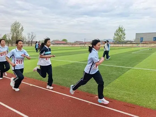 莒南縣澇坡中學春季運動會圓滿落幕