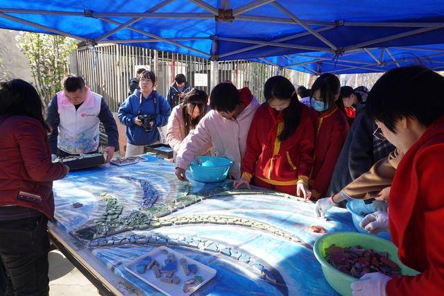 藝術進校園，北京蒲公英中學開展西牆建設藝術共創活動