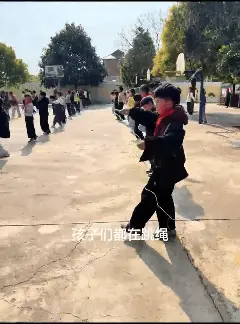 原創小學老師好厲害：教的可是一群文盲！無異於教一群猴子“1+1=2”