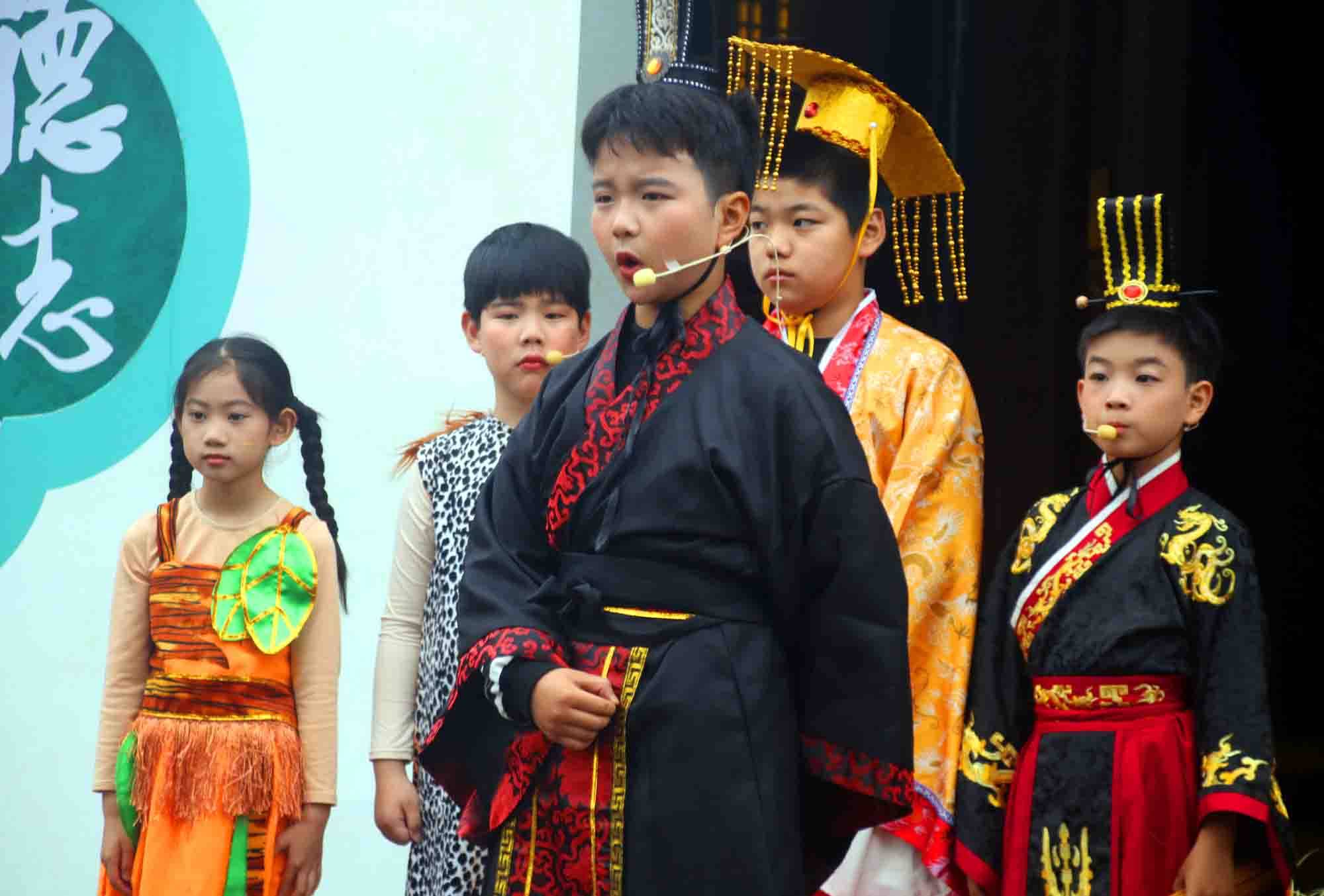蘇州市勞動路實驗小學：兒童劇《泰伯奔吳》沉浸式再現吳地傳奇