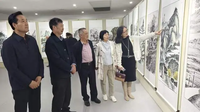 原創鄂州人自己的山水盛宴！這位本土畫家130幅焦墨畫驚豔亮相圖書館