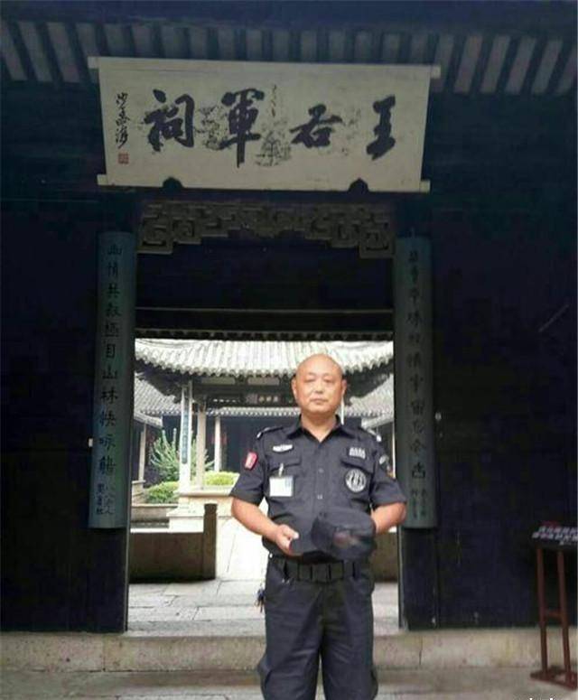 原創許一飛：書法博物館保安，練書法13年走紅，今手抄金剛經賣2