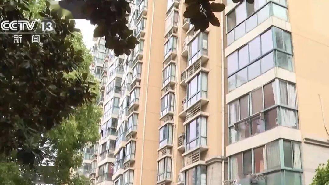 一男子與順風車相識女友閃婚，將父母所贈千萬房產登記在妻子名下，閃離後女方要求按99%比例分割房產，法院判了！