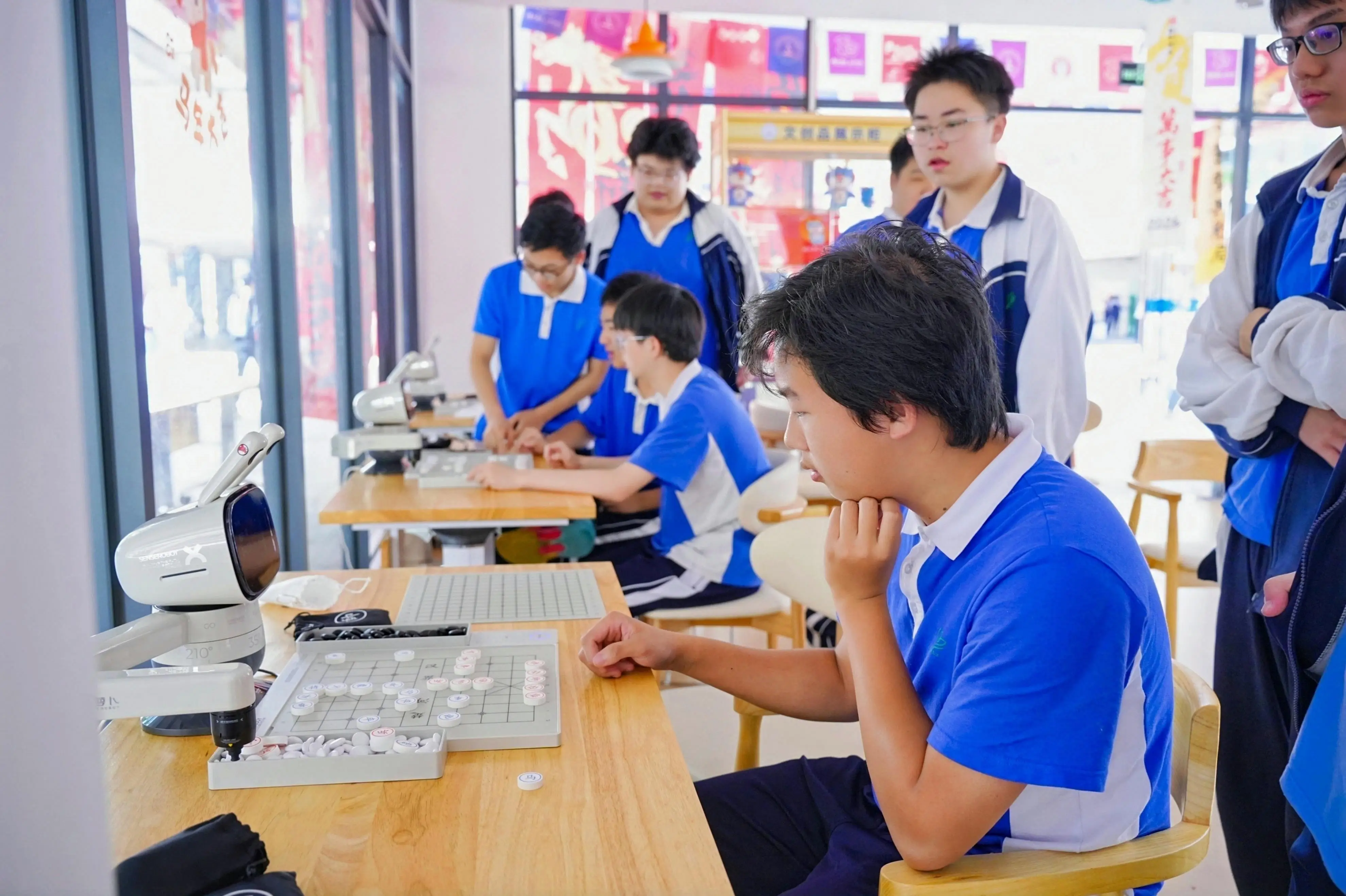 深圳市龍崗區第二高階中學，煥新啟航