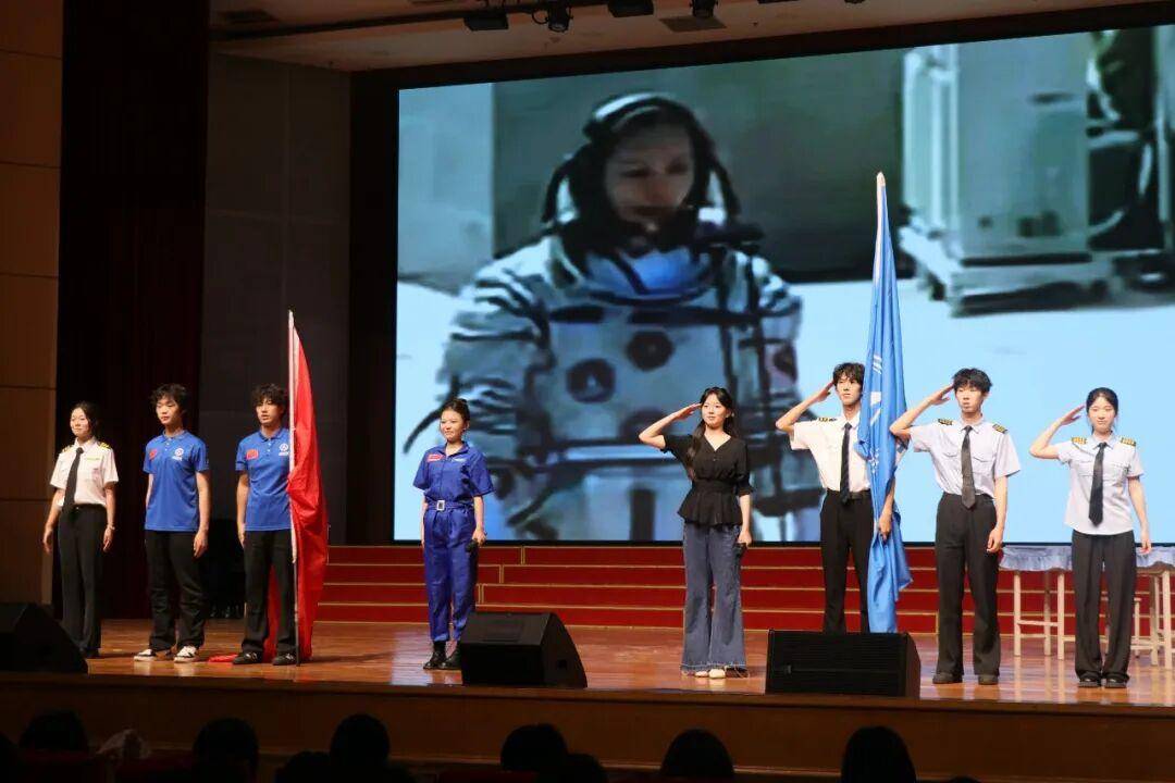 黃河科技學院附屬中學第十七屆校園文化藝術節華彩啟幕