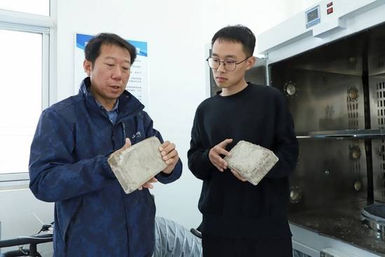沒寫畢業論文，全憑能幹！上理工兩碩士靠實踐成果畢業