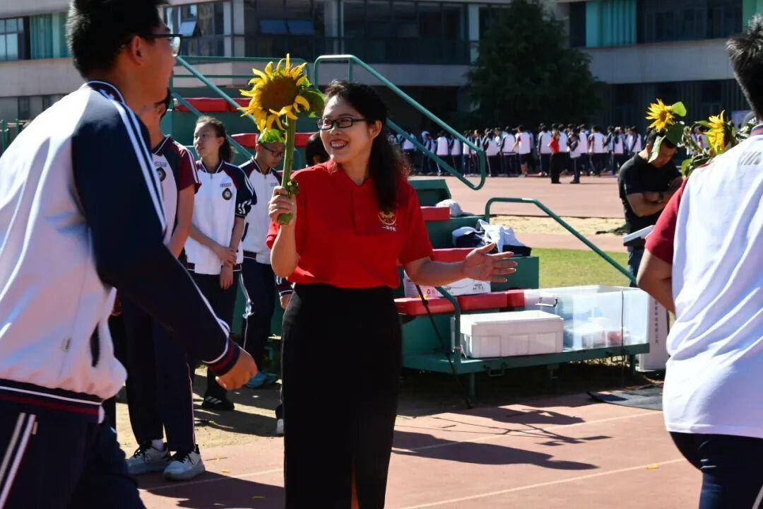 六月海風伴出征，威海市望海園中學初四學子沉著赴考