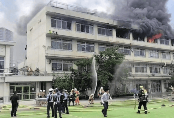 日本東京一小學發生火災，10人受傷