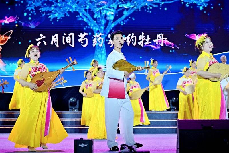 共赴童話裡的盛夏之約，多彩節目拉開九寨溝第四屆國際生態文化旅遊季帷幕