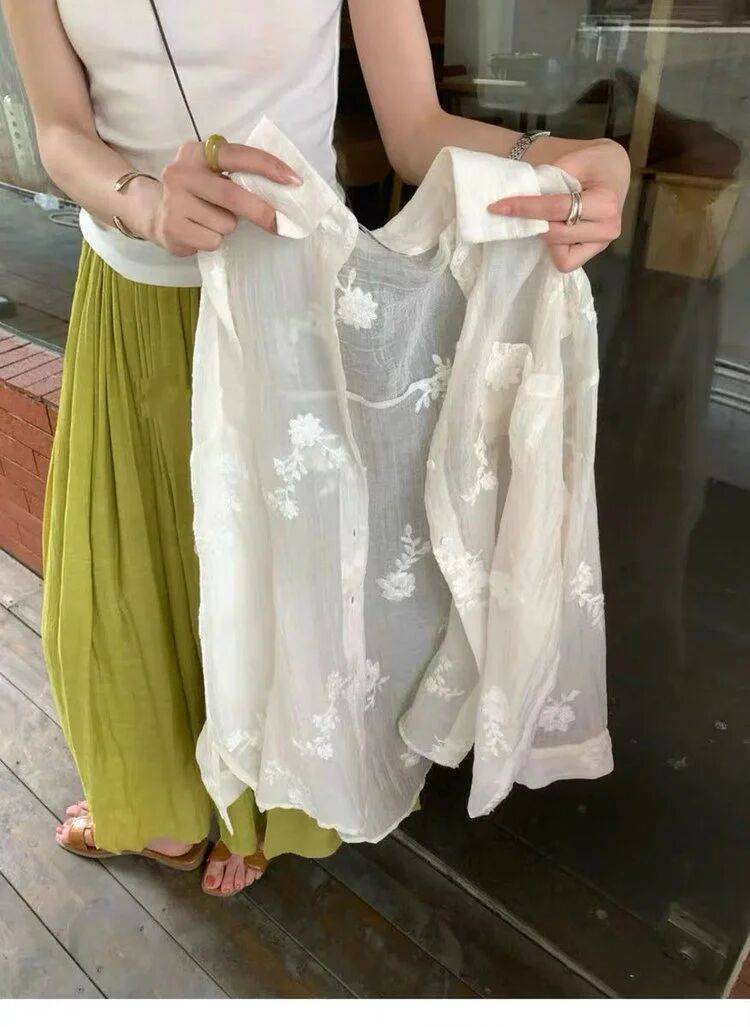 “天絲刺繡襯衫”美絕了，誰穿誰仙氣爆棚！