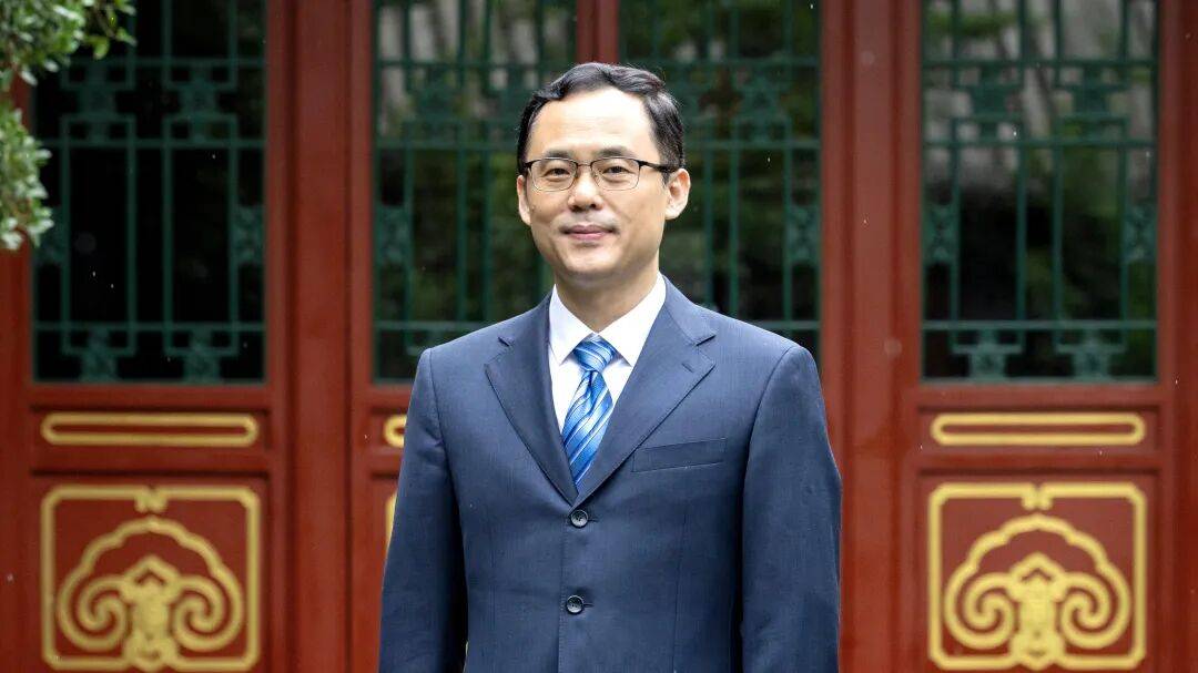 李志華任清華大學黨委常委、副校長，王亞愚任清華大學副校長