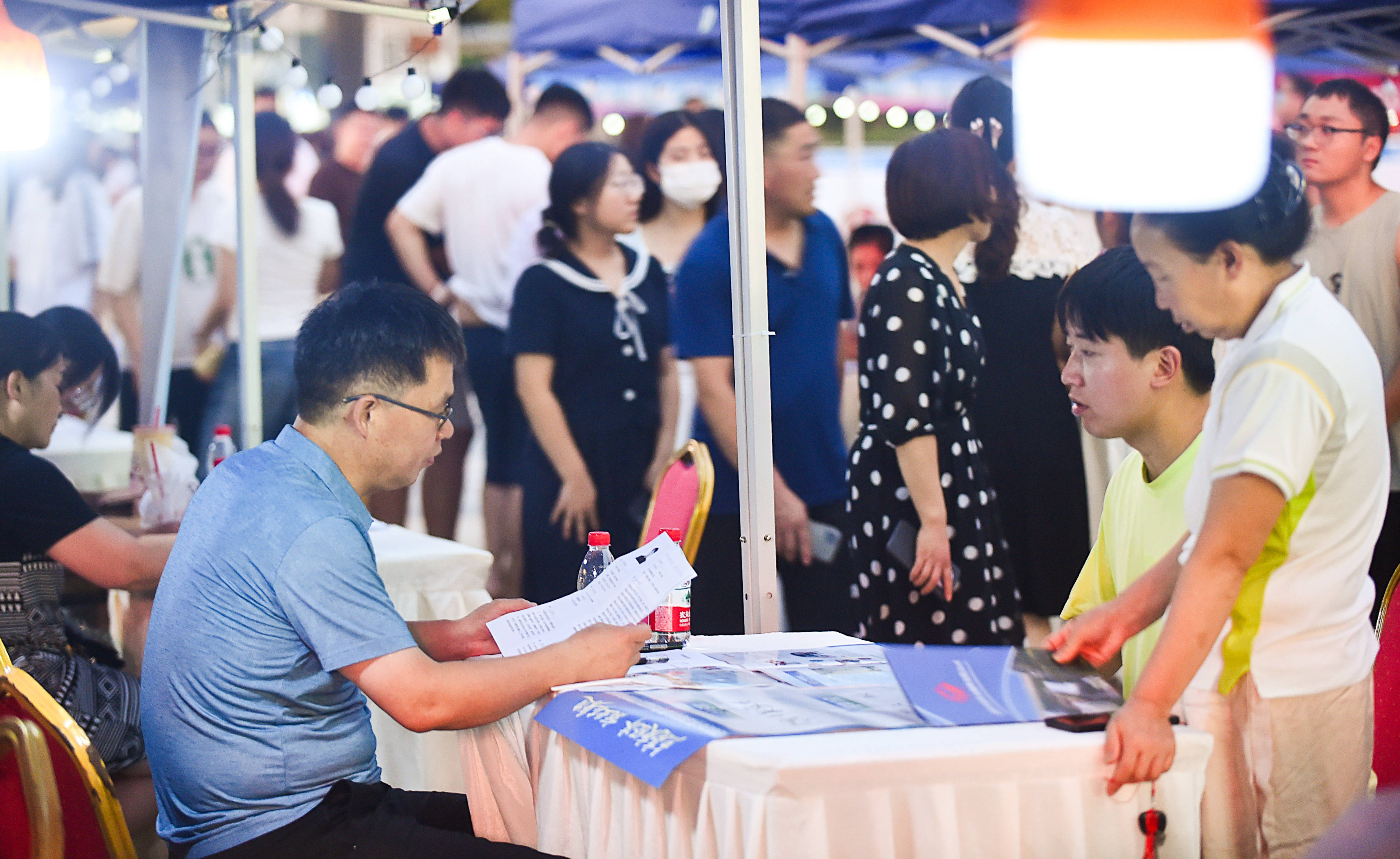 河南洛陽：招聘夜市挑燈攬才#