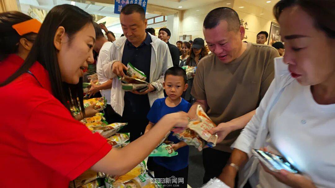 248名哈爾濱球迷抵達雞西｜東道主用特色美食為“龍江德比”預熱